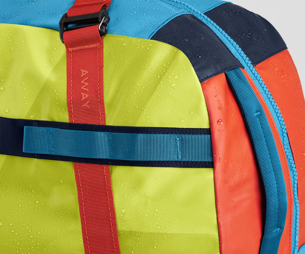 Active Duffle 55L in Atomic Remix