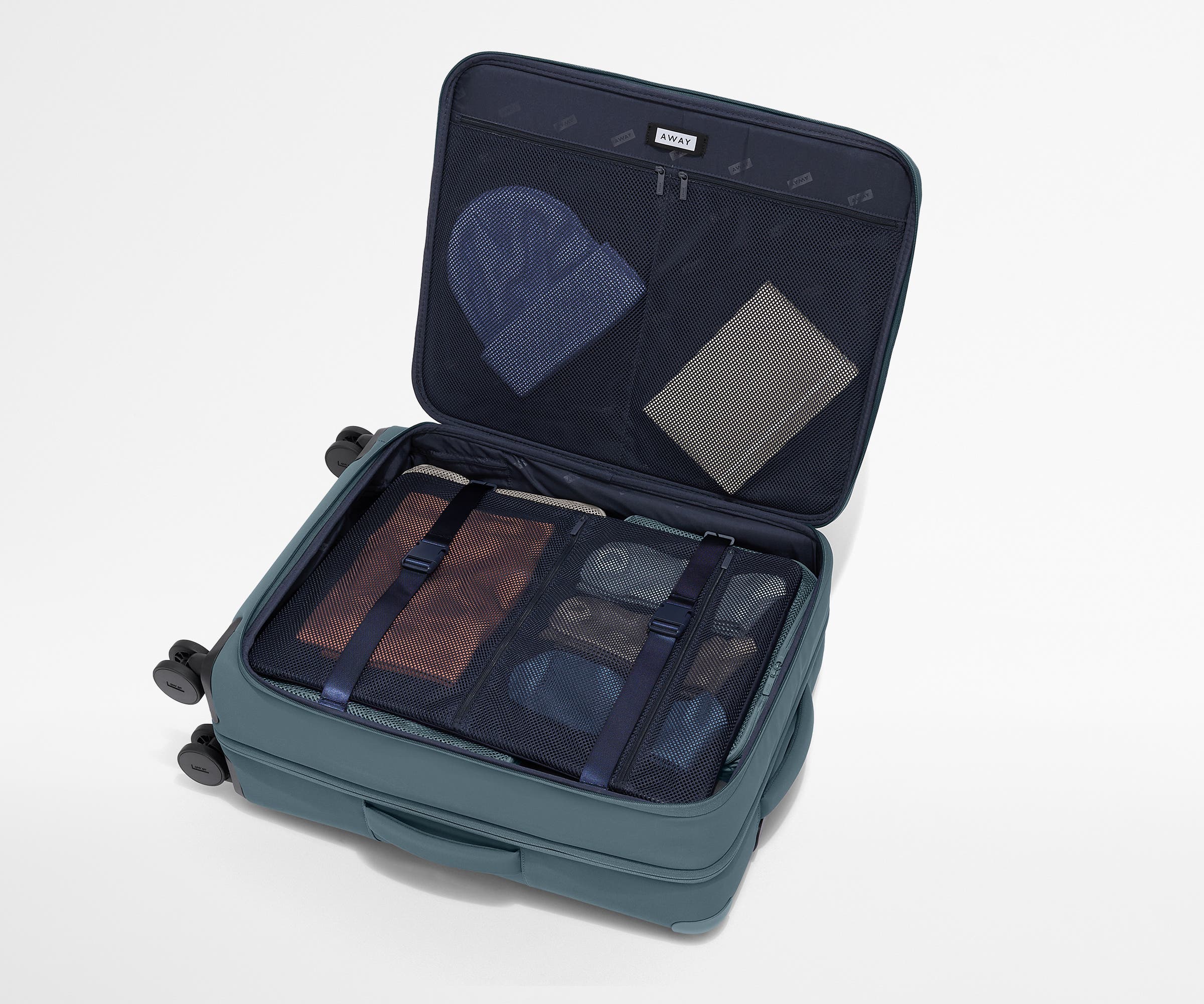 Softside Medium in Coast Blue
