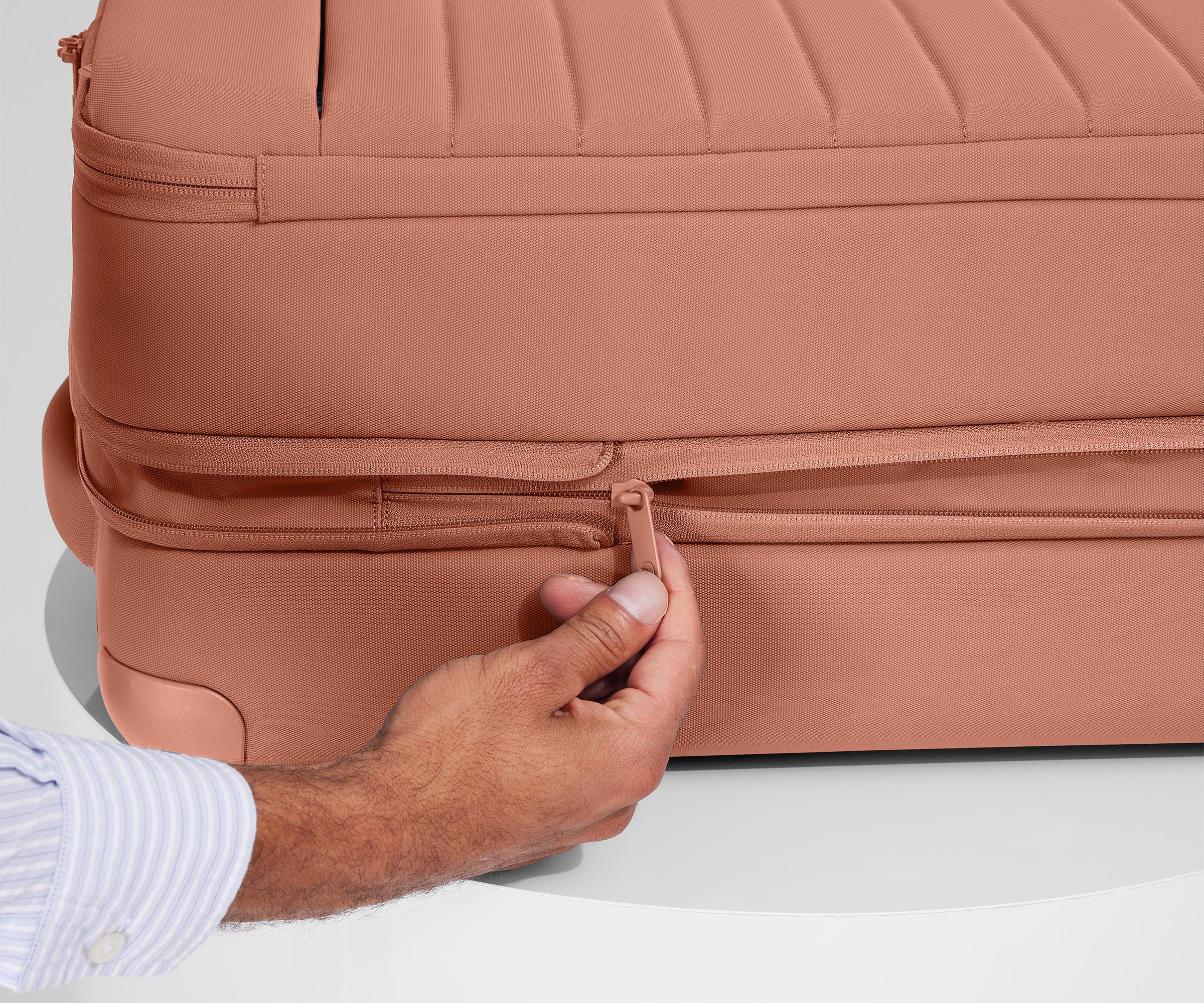 Softside Large in Clay Pink