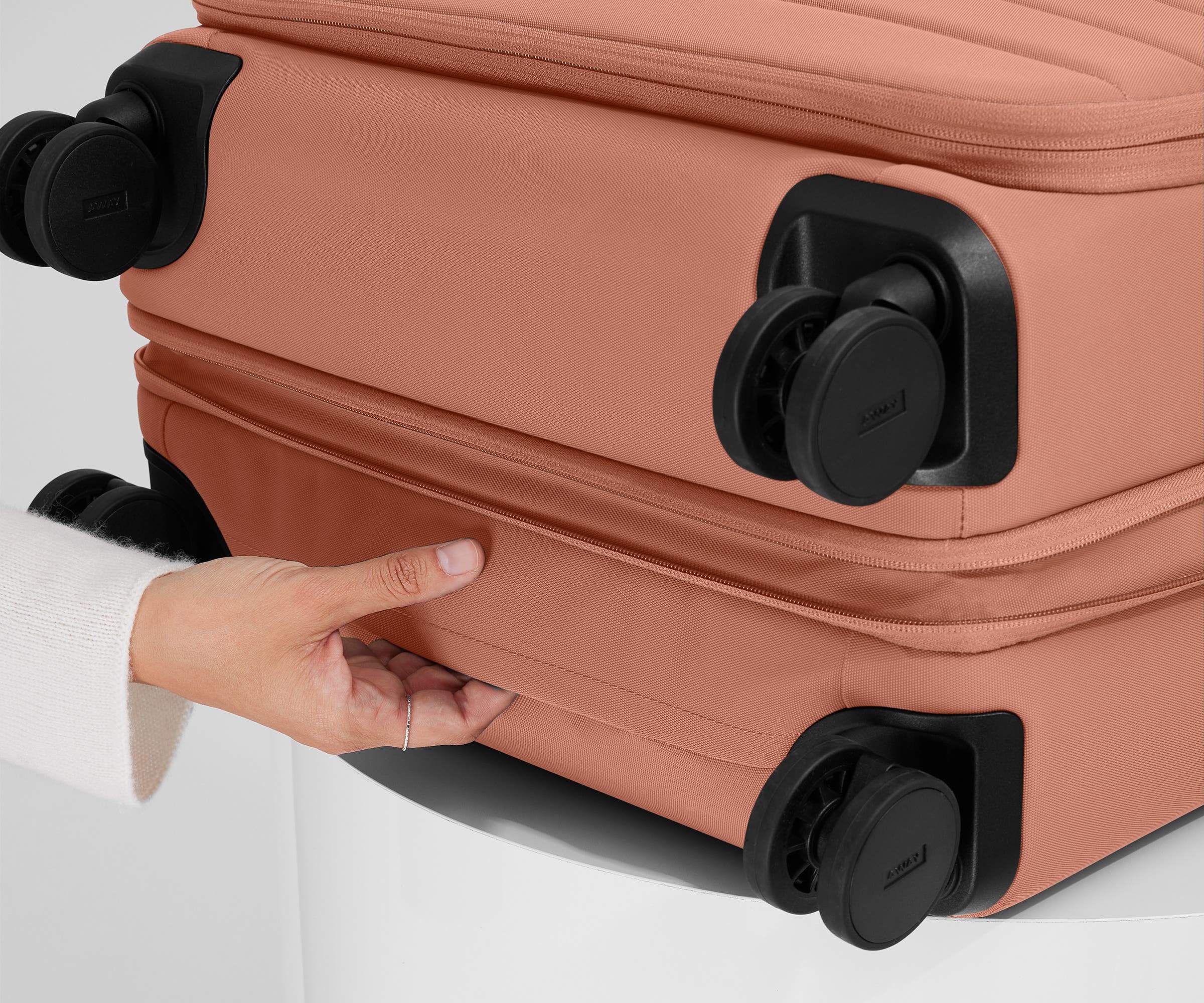 Softside Medium in Clay Pink