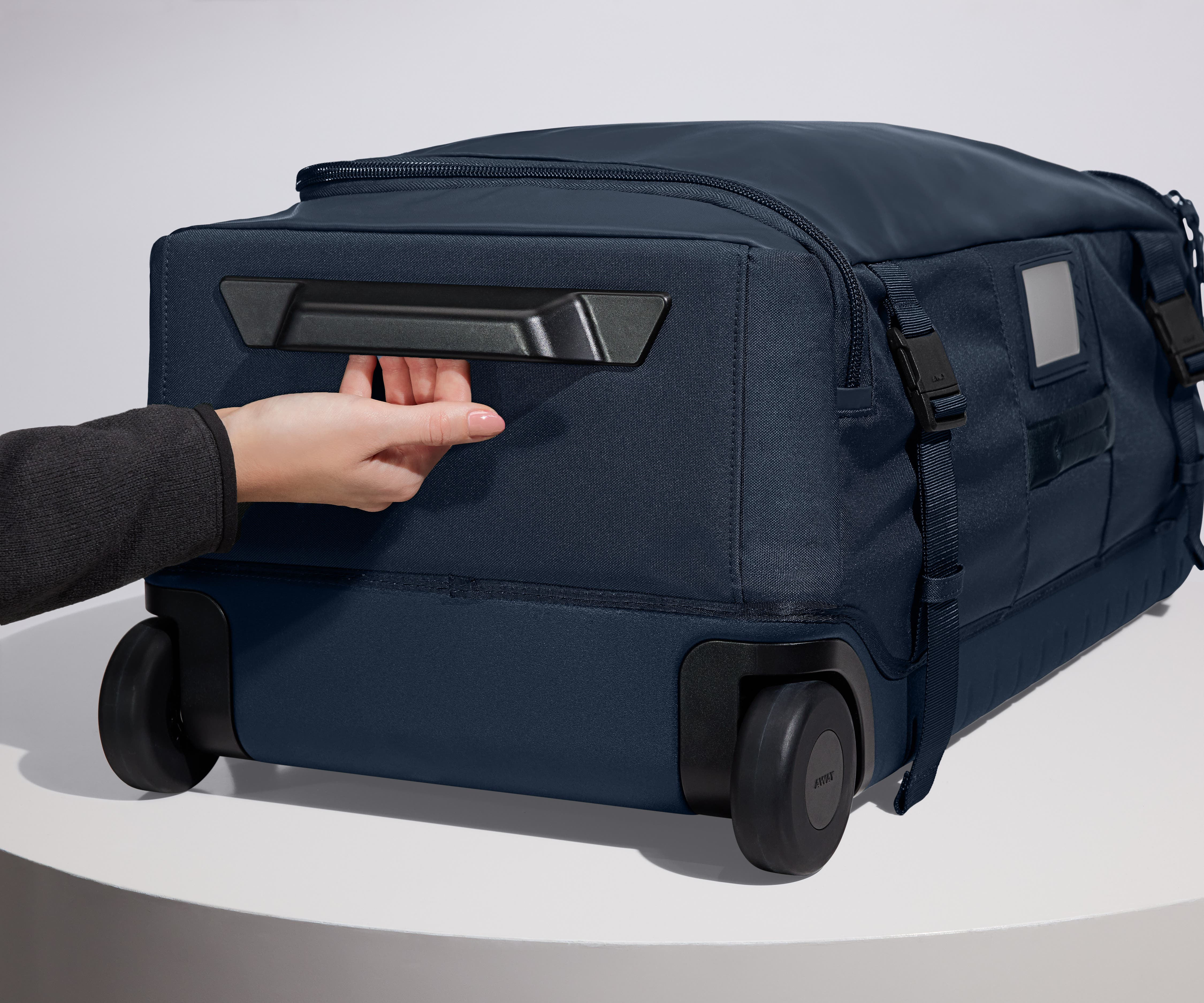 Active Rolling Duffle 85L in Navy Blue