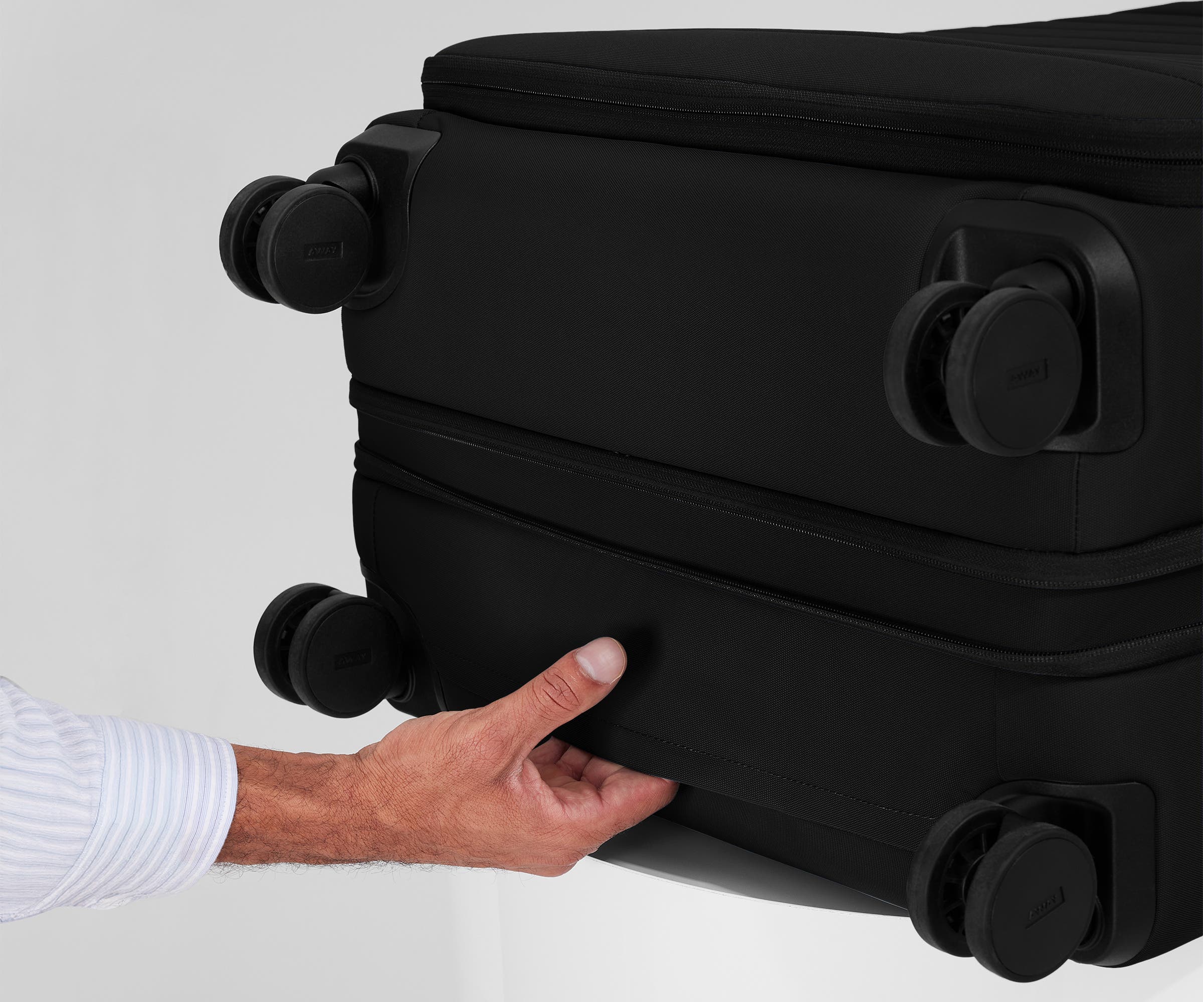 Softside Large in Jet Black