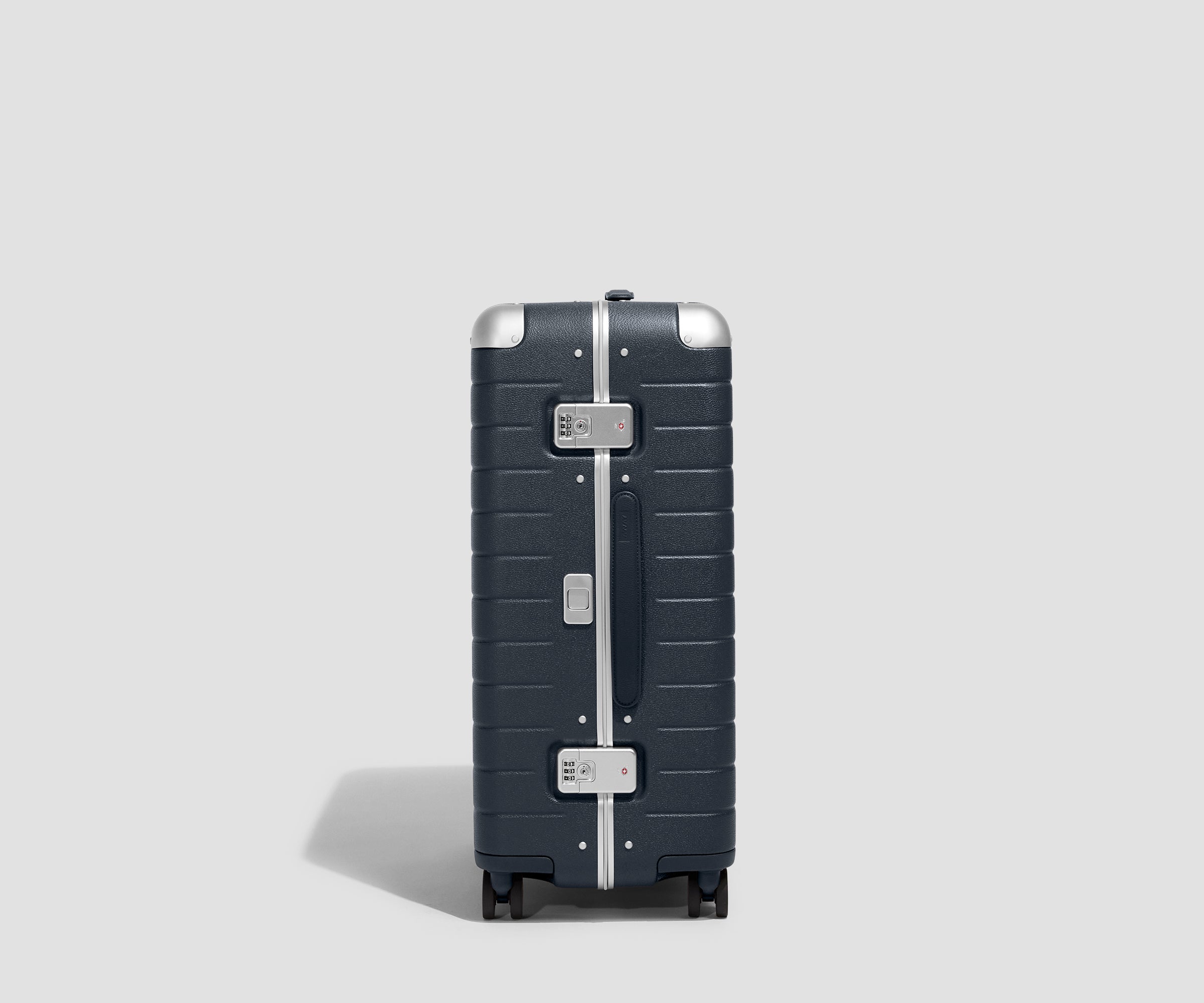 The Aluminum Edge Medium in Navy Blue
