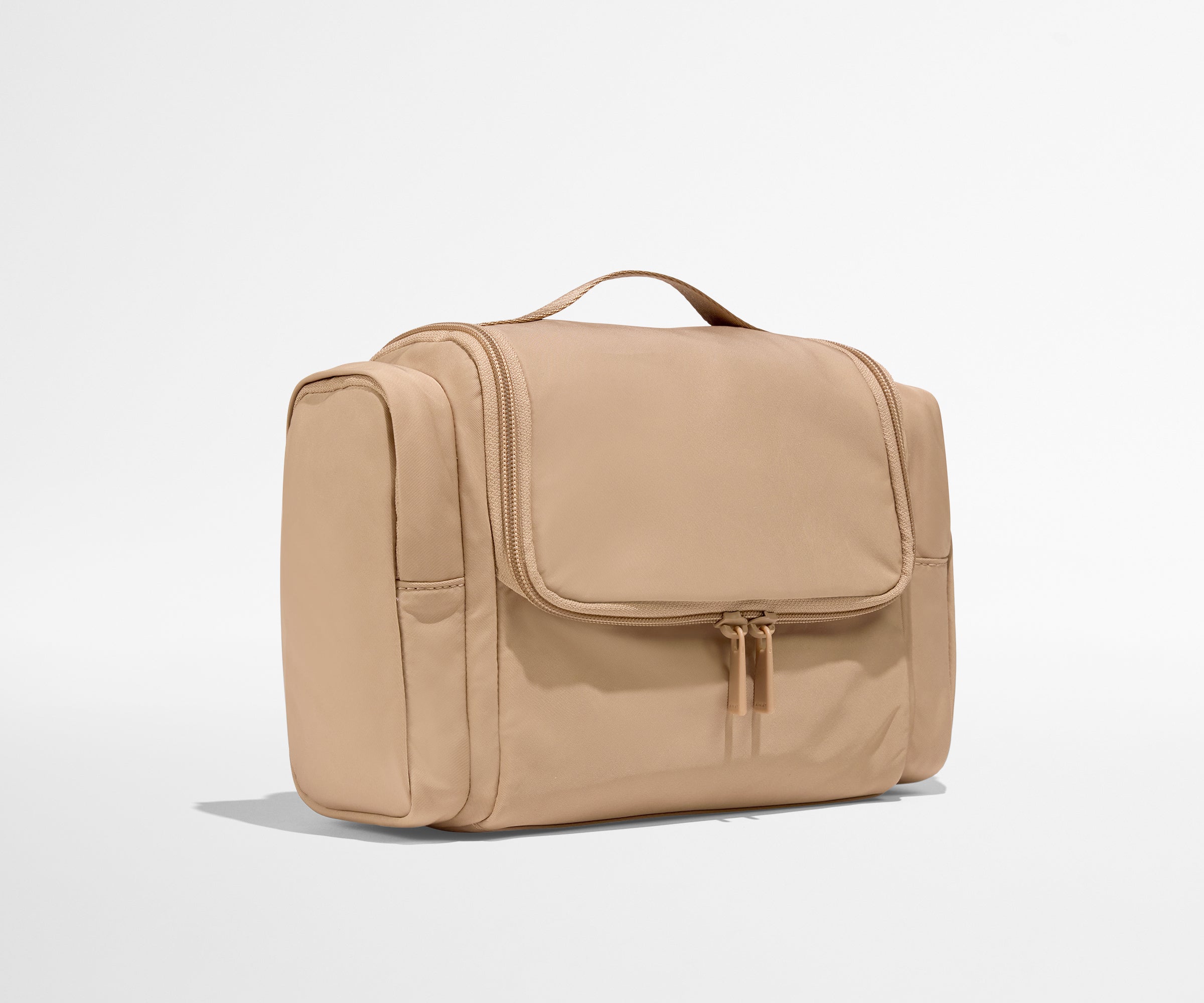 Featherlight Hanging Travel Vanity in Camel Brown