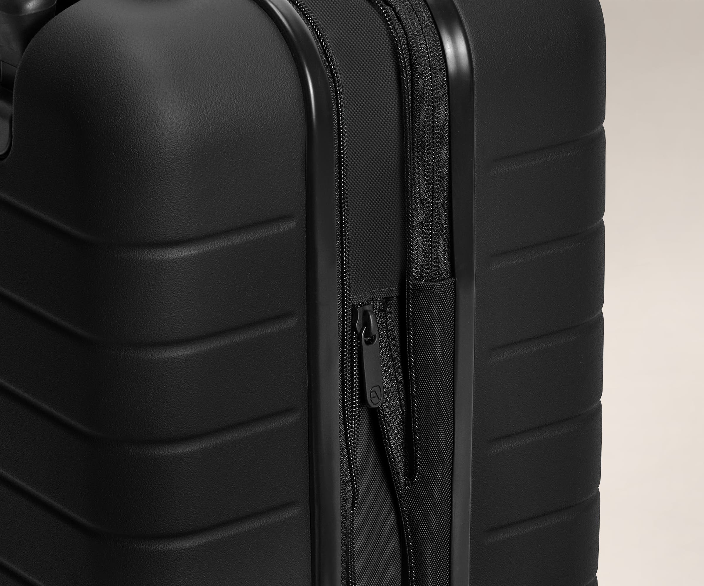 The Large Flex in Jet Black (DTM)