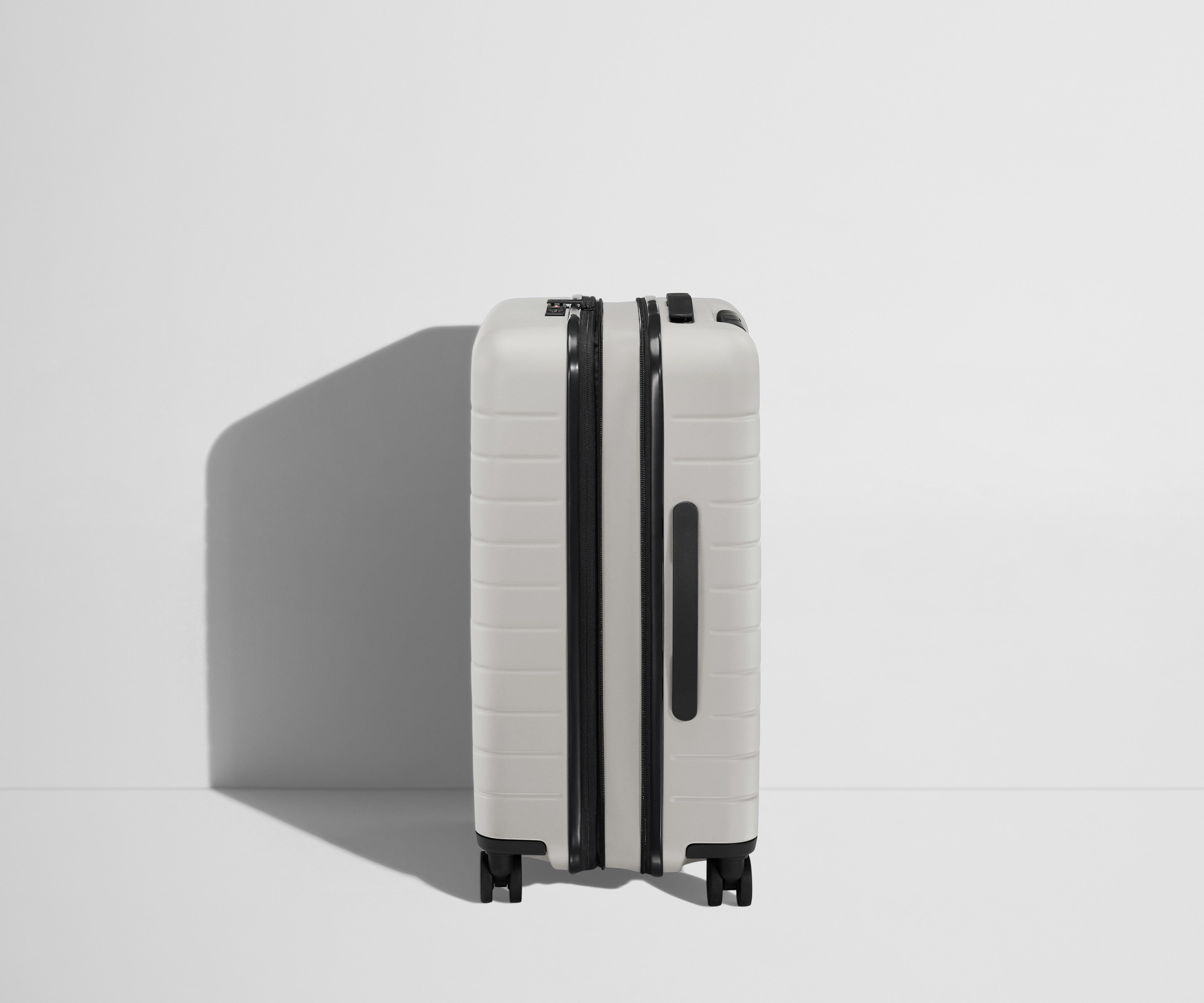 The Bigger Carry-On Flex in Cloud Gray