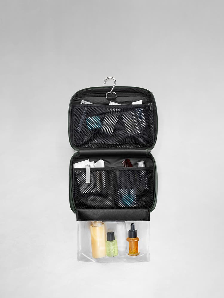 The Hanging Toiletry Bag in Green