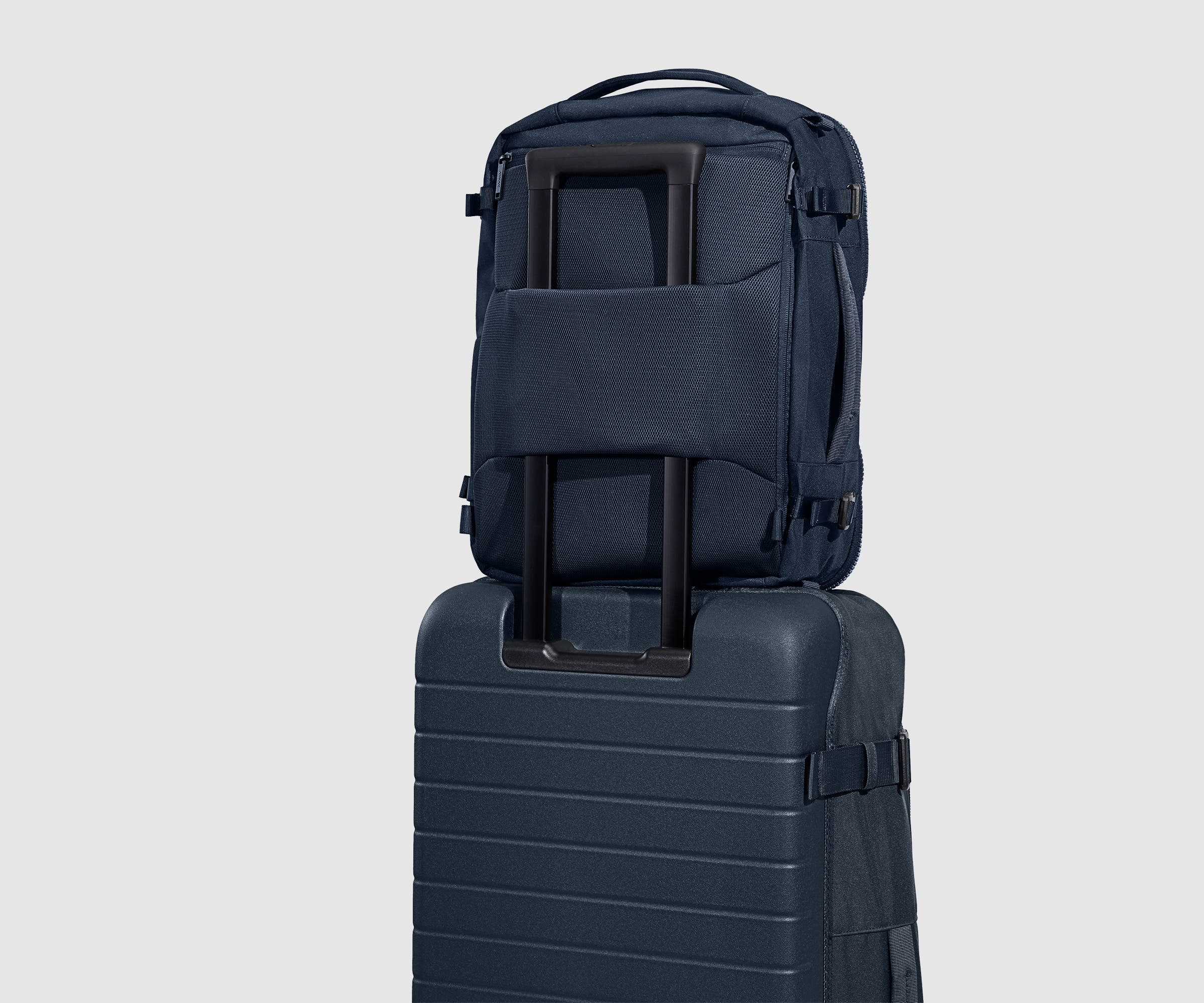 Active Convertible Backpack 25L in Navy Blue