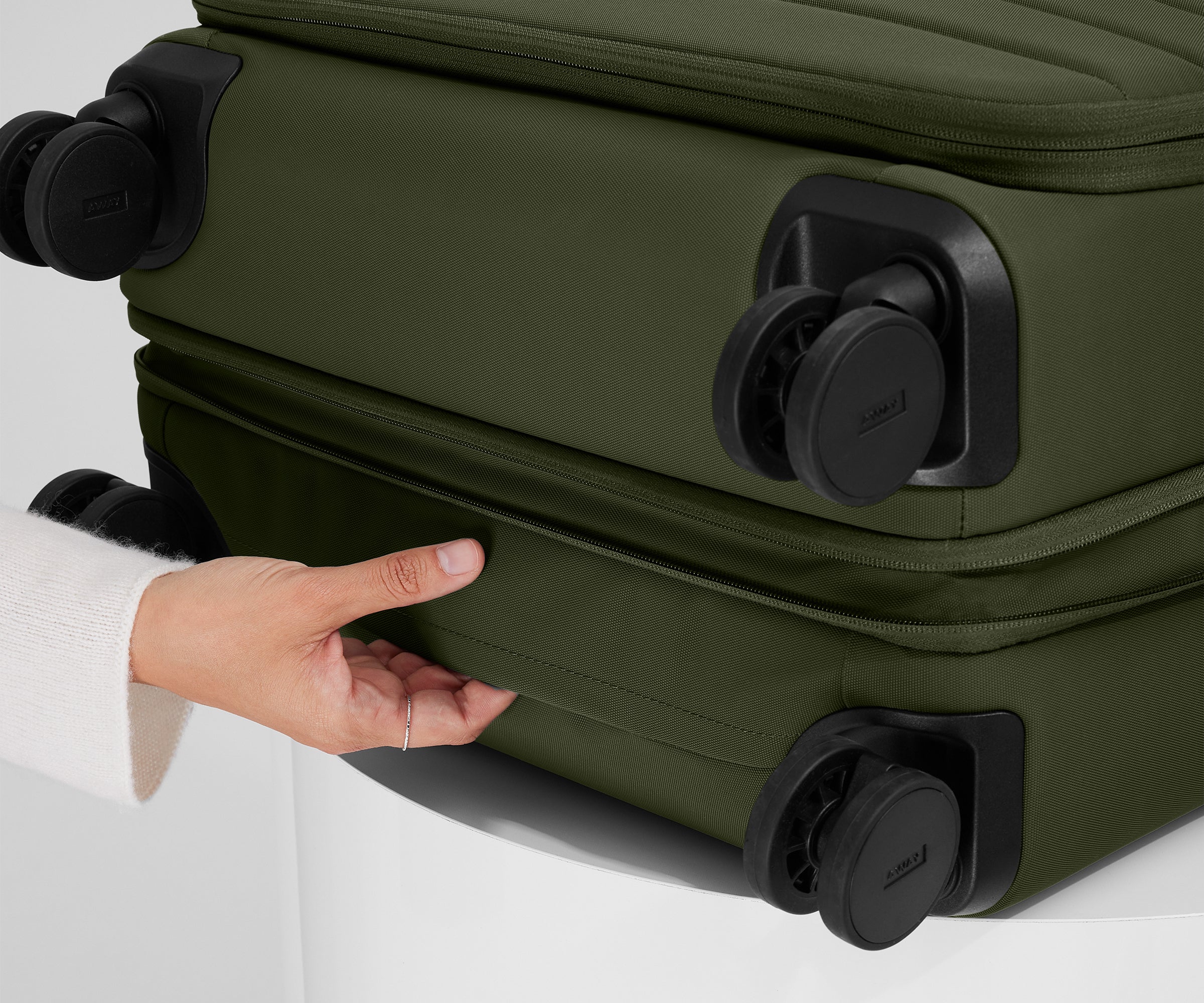 Softside Medium in Olive Green