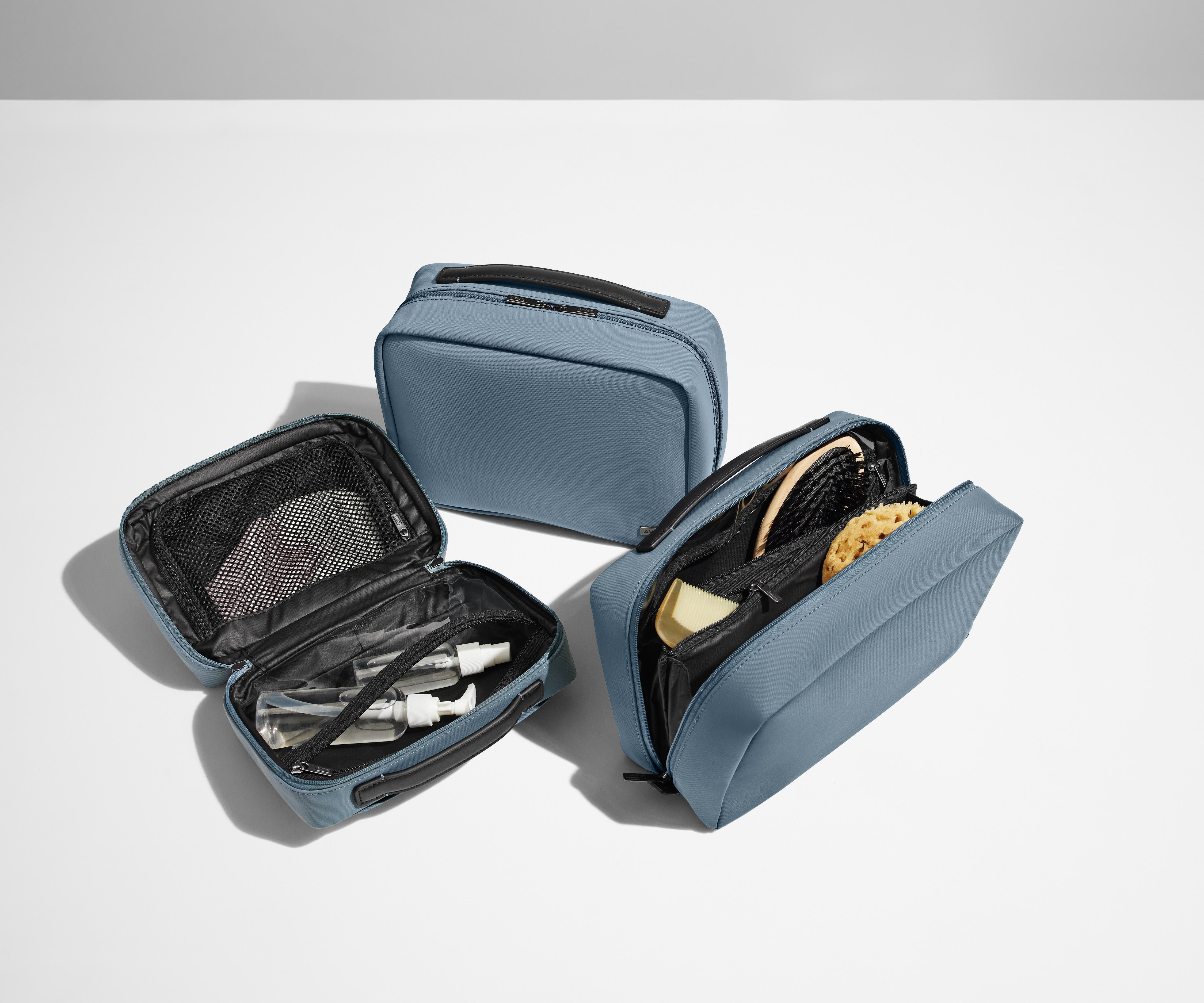 The Large Toiletry Bag in Coast Blue