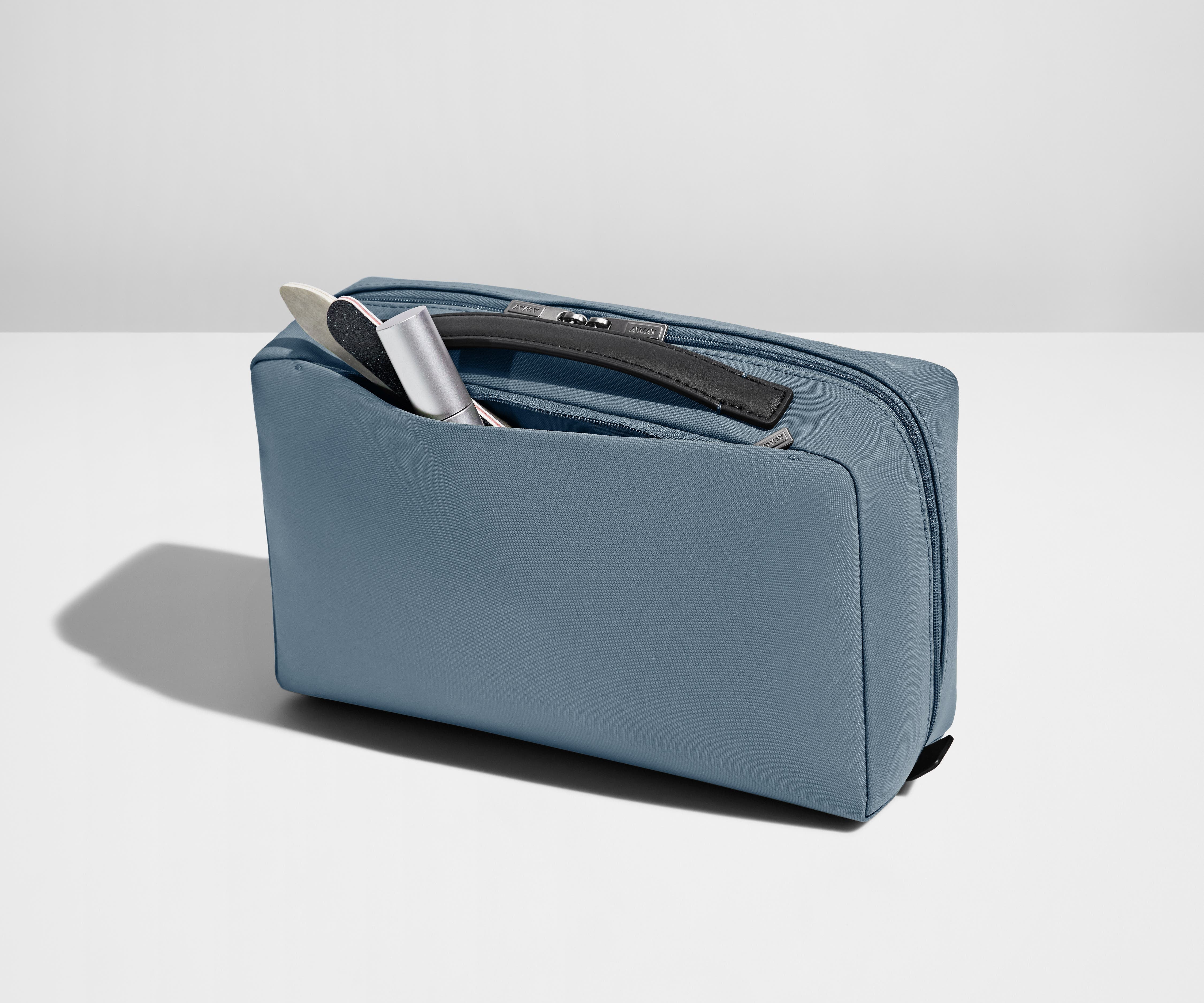 The Large Toiletry Bag in Coast Blue