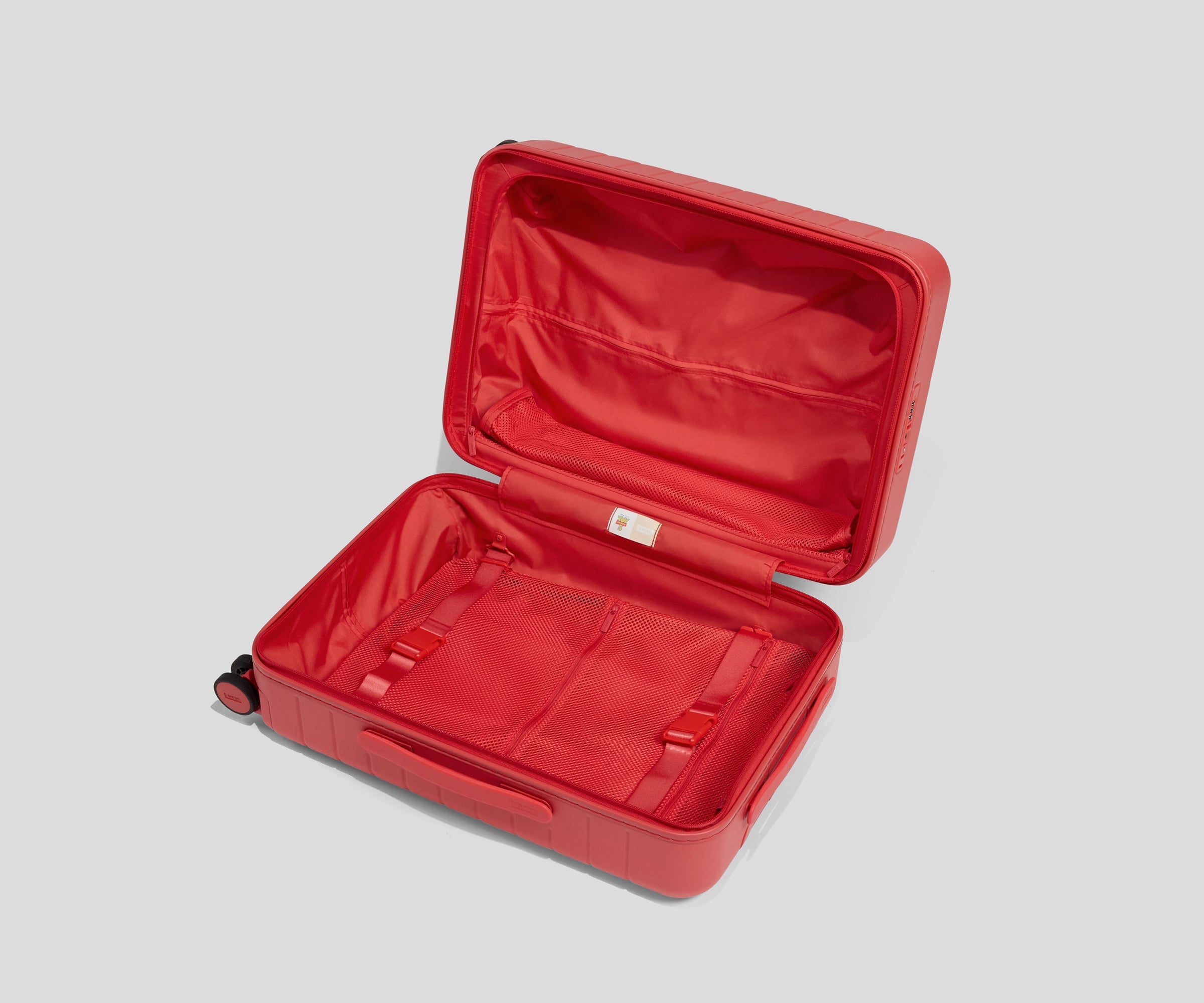 The Bigger Carry-On in Jessie Red