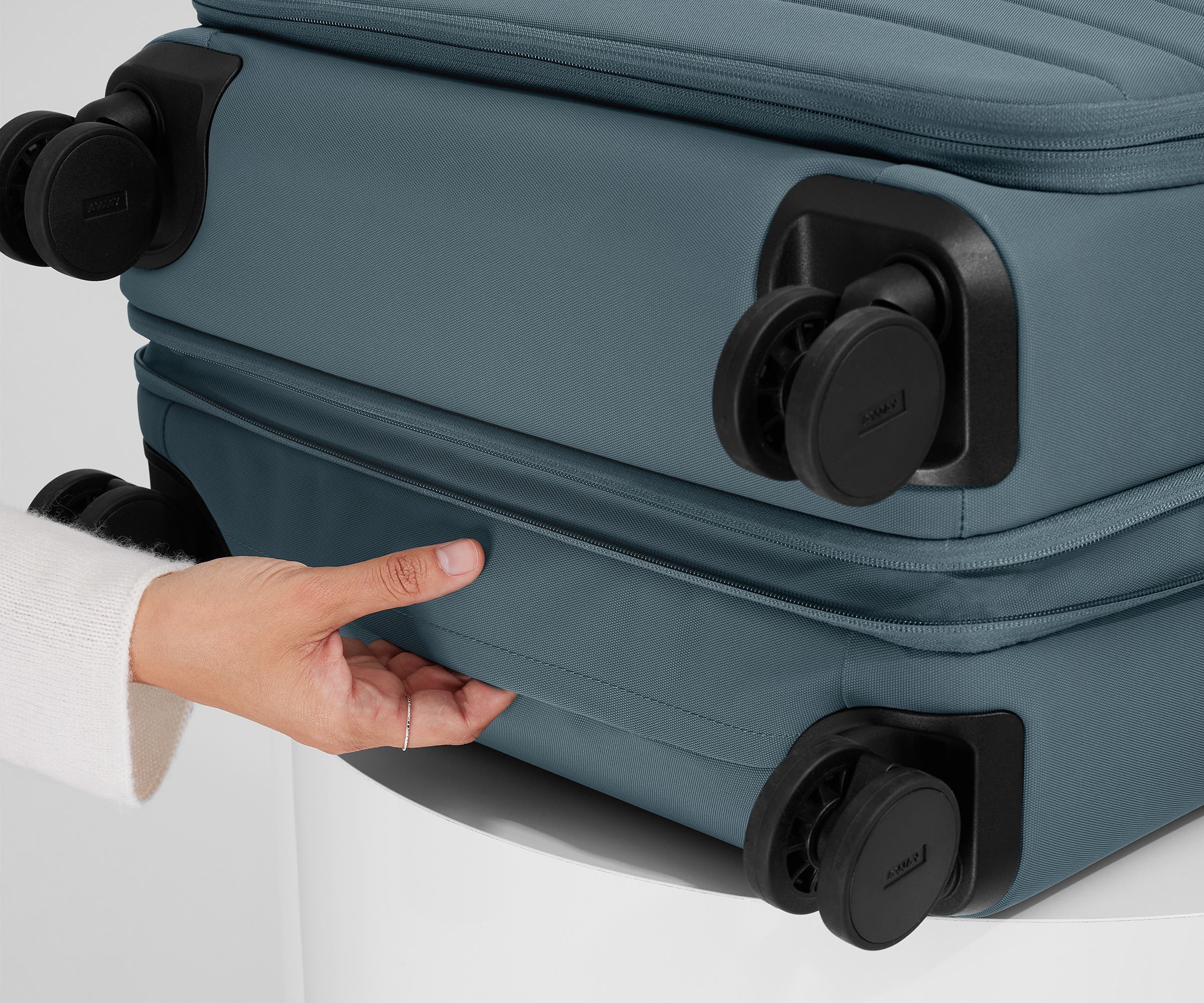 Softside Medium in Coast Blue