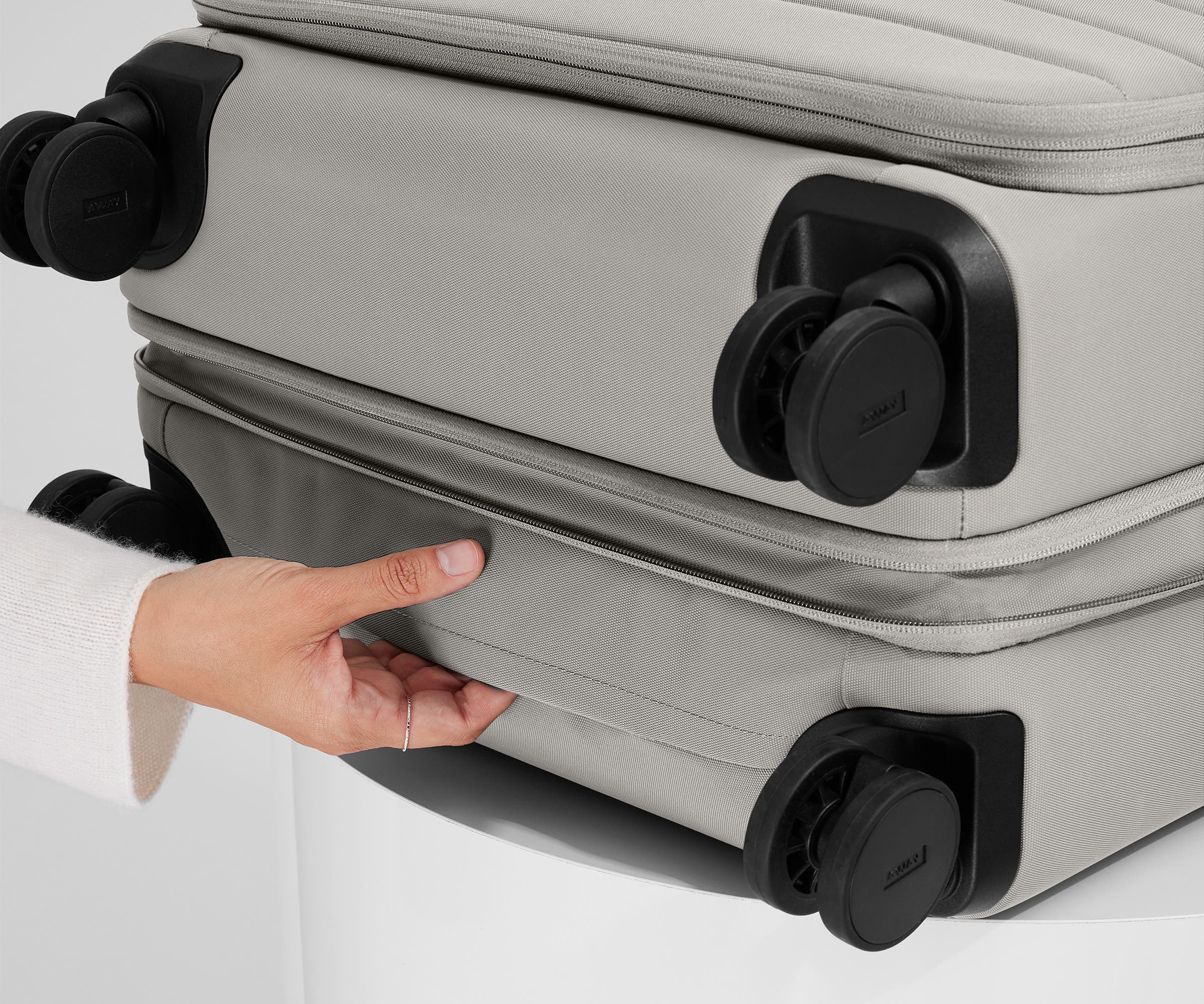 Softside Medium in Cloud Gray