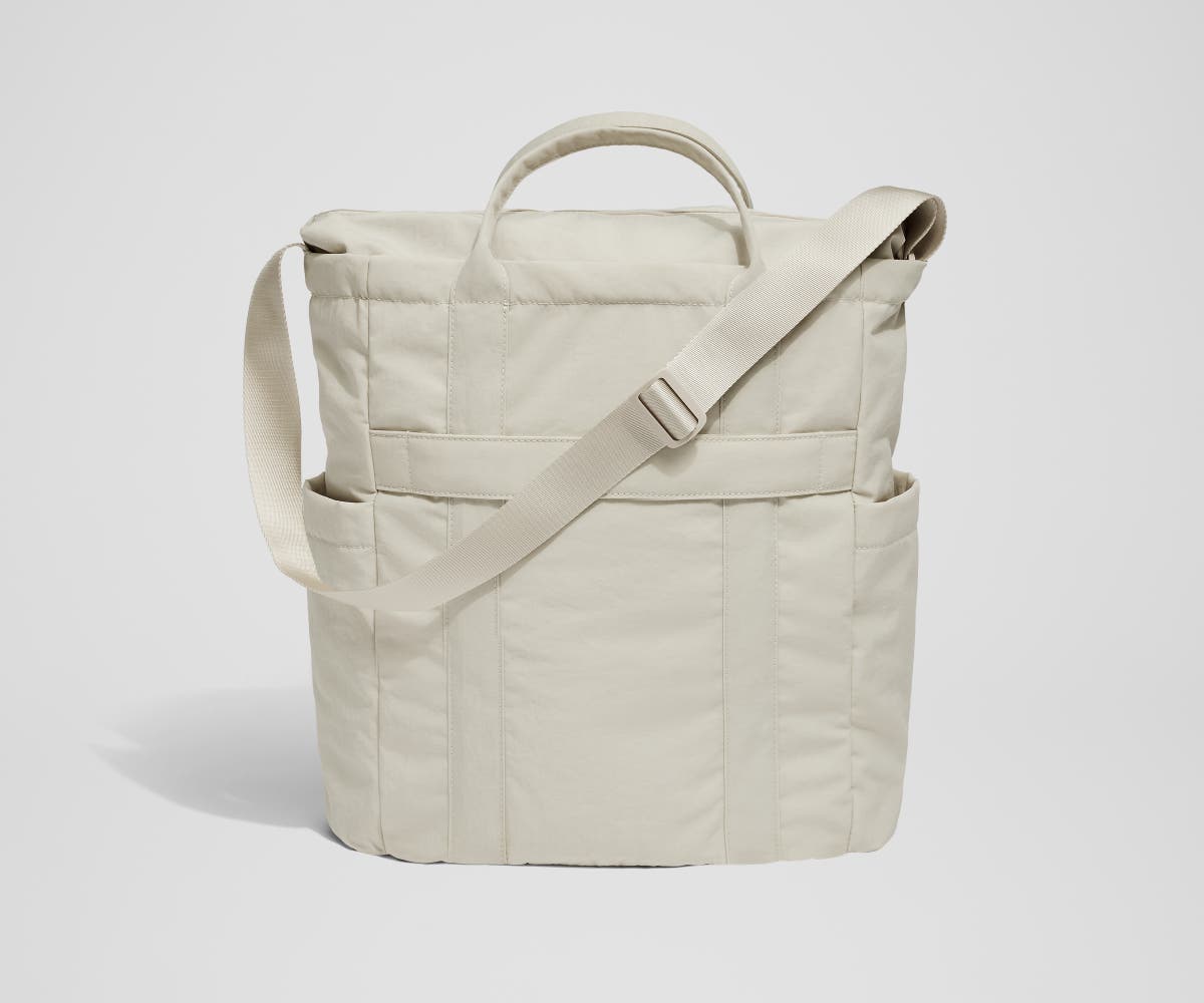 Courtside Tote in Salt White Textured Nylon