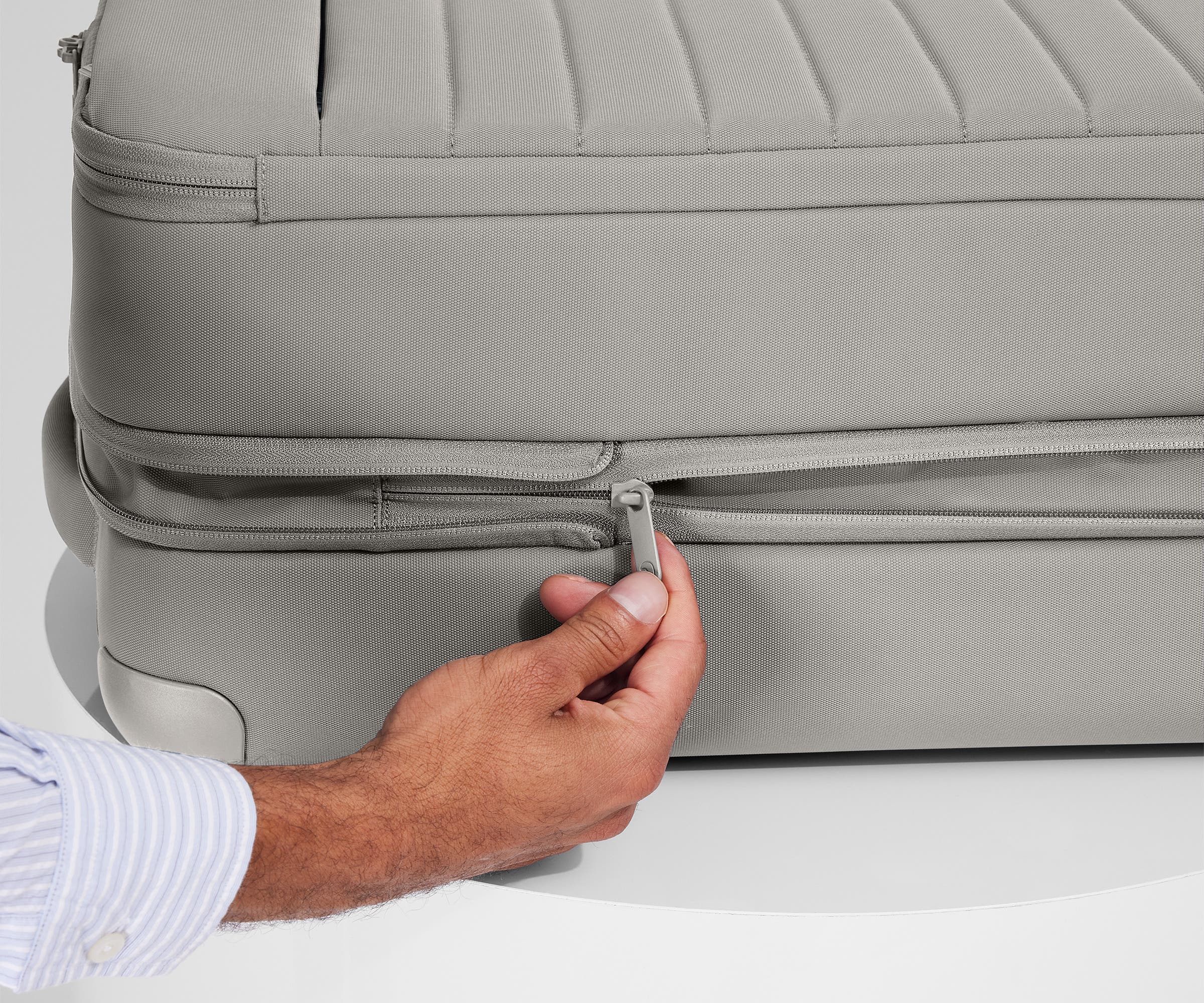 Softside Large in Cloud Gray